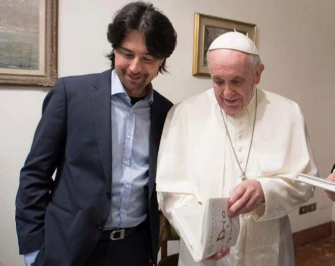 Thomas Leoncini con Papa Francesco e "Dio è giovane"